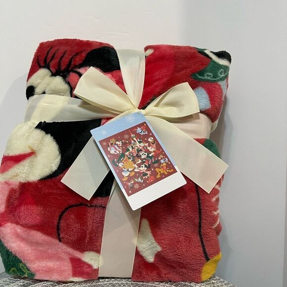 Disney Mickey Mouse and Friends Holiday Throw NWT - Picture 3 of 7